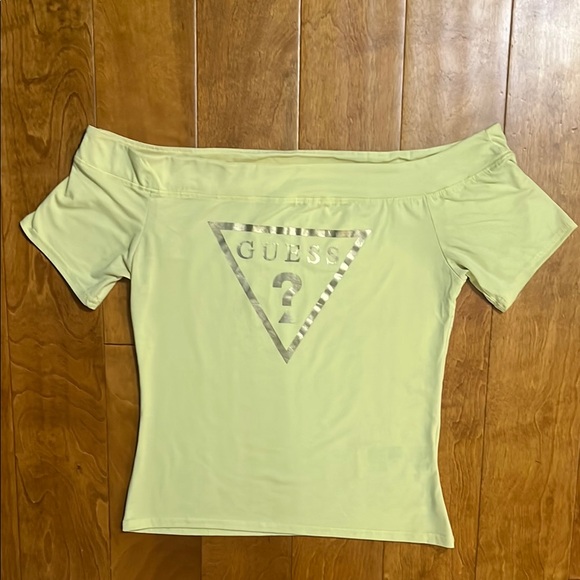 GUESS Logo Off-Shoulder Butter Yellow Top
Size L Y2K Retro Classic T-Shirt - Picture 1 of 10